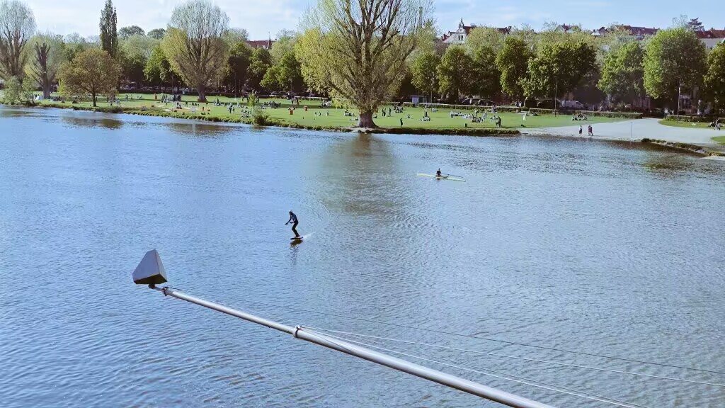 Neckar Surfer
